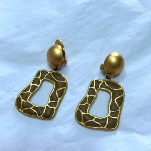 Vintage Designer Clip On Earrings Gold/Brown Giraffe Design Gorgeous